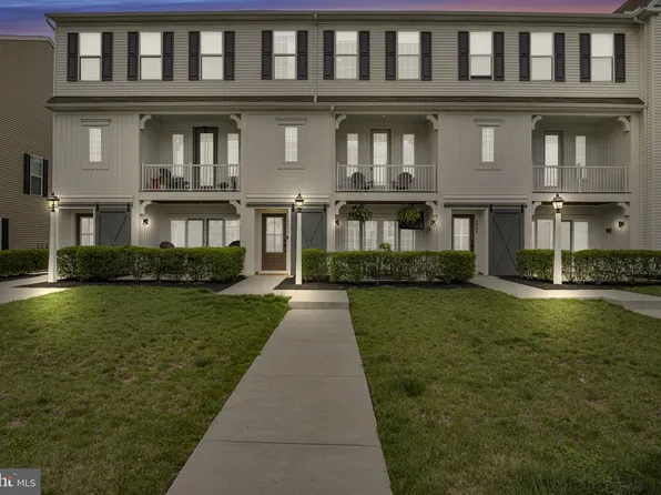 3234 Parade St, Mechanicsburg, PA 17055