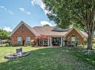 1292 Pin Pointe Dr, Collierville, TN 38017