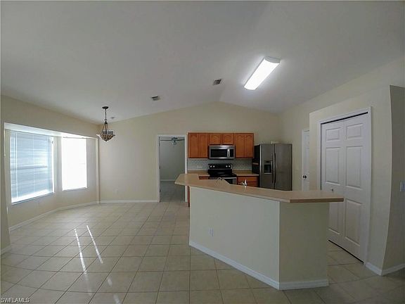 5th image of 2680 56th Ave NE