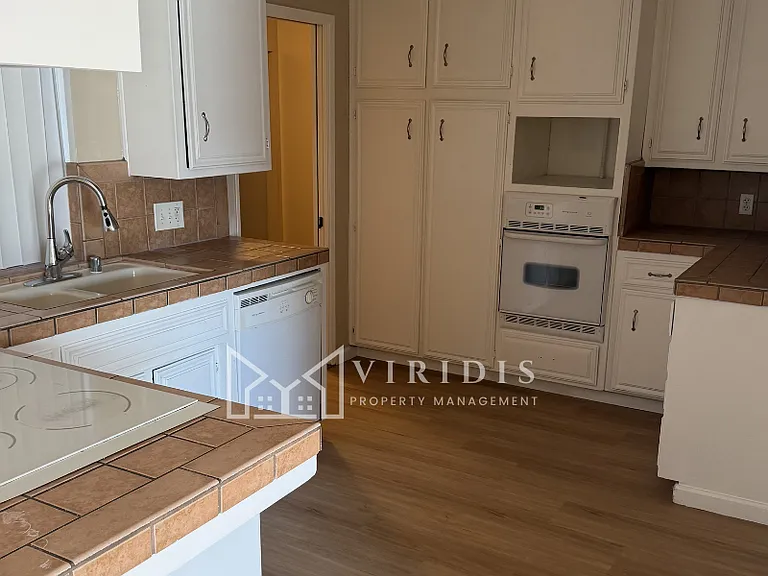 1304 La Puente Dr — Photo 5