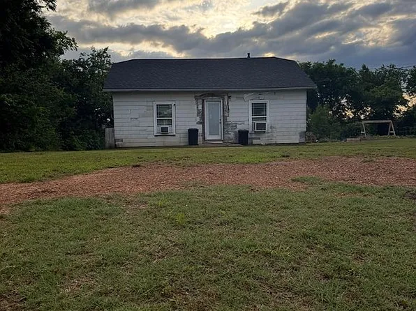 2529 N 5th St, Paris, AR 72855