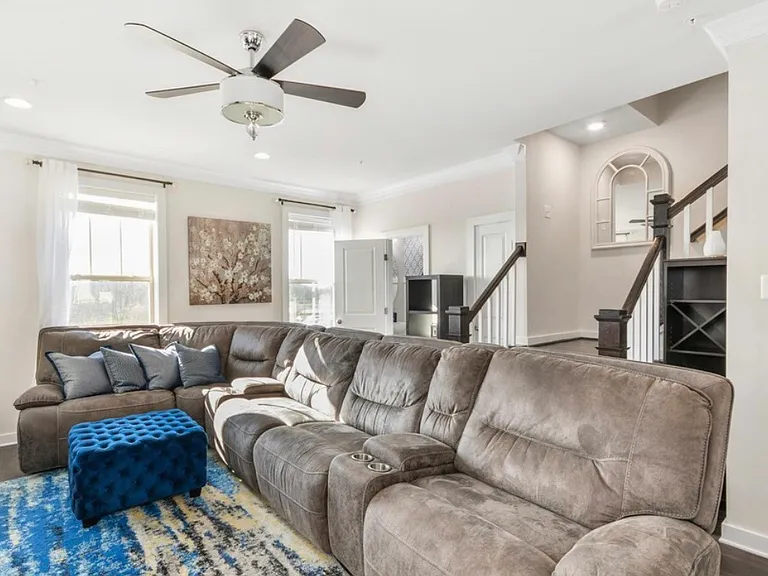 3321 Stone Barn Dr — Photo 15