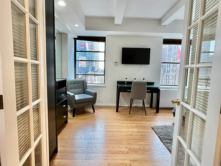 150 W 51st St #808 — Photo 7