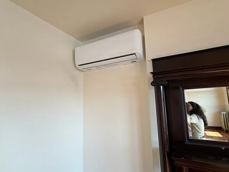 mini split air conditioner, heat included in rent