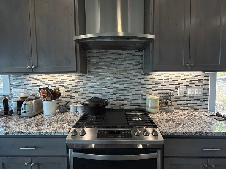 6274 NE Port Dr — Photo 10