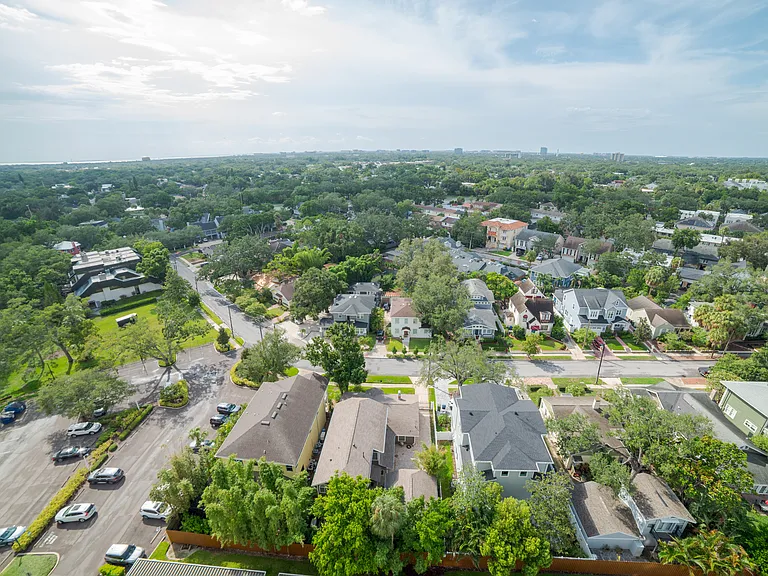 2611 Bayshore Blvd — Photo 3