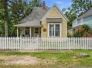 38 Ridgeway Ave, Eureka Springs, AR 72632