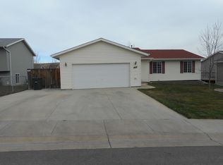 1402 Beaver Dr, Gillette, WY 82718