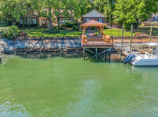 376 Rum Gully Rd, Murrells Inlet, SC 29576