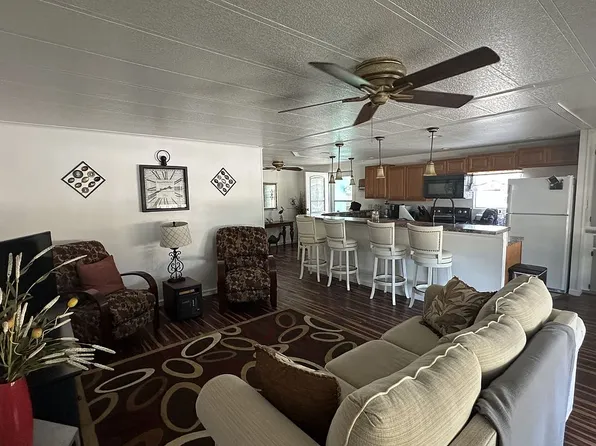3901 71st St W #43, Bradenton, FL 34209