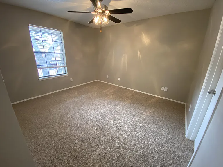Walnut Creek Apartments — Photo 33