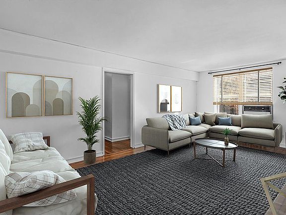 3rd image of 6707 Yellowstone Blvd APT 4A