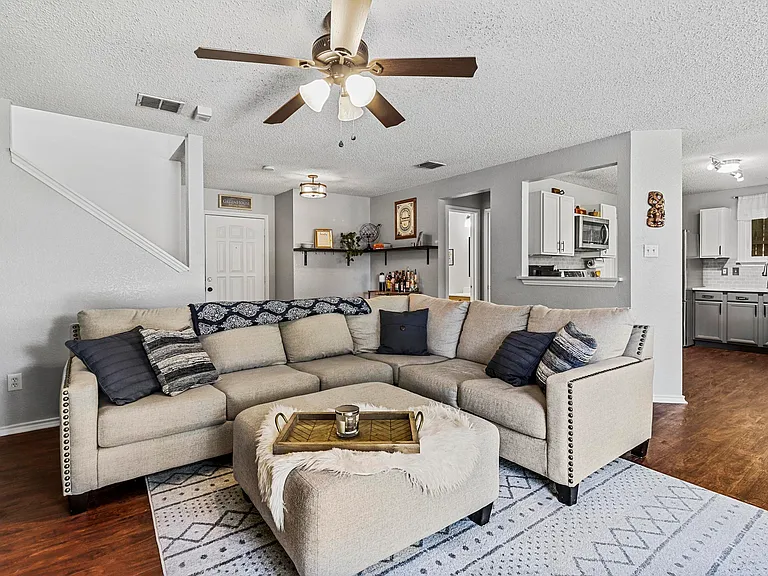 2202 Barton Springs Dr — Photo 7