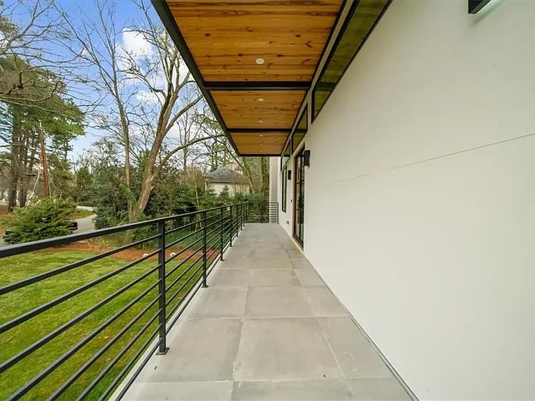 942 Peachtree Battle Cir — Photo 36