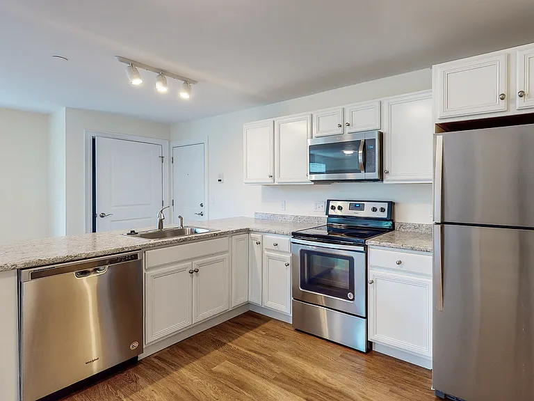 Autumn Woods Apartments — Photo 35