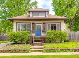 1027 Saint John St, Elgin, IL 60120
