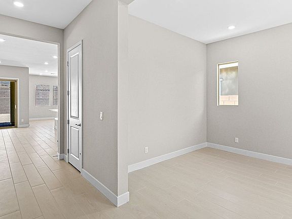 4th image of 241 Agnes St