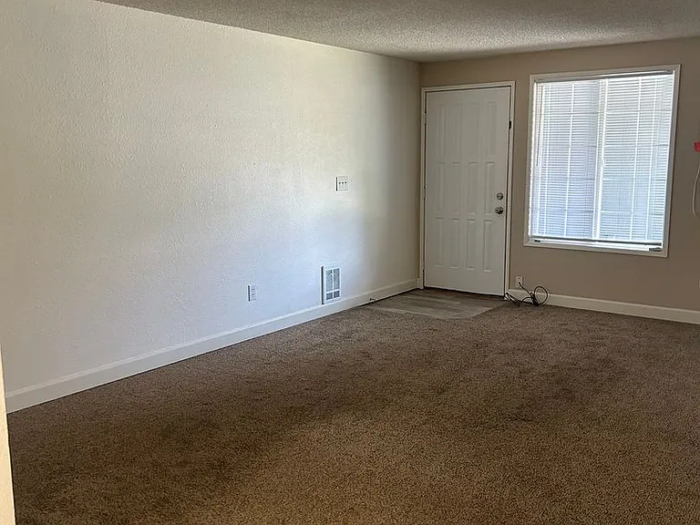 412 N Huber Ct #B — Photo 7