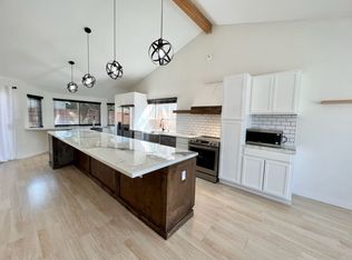 1125 Burlingame Ave, Clovis, CA 93612