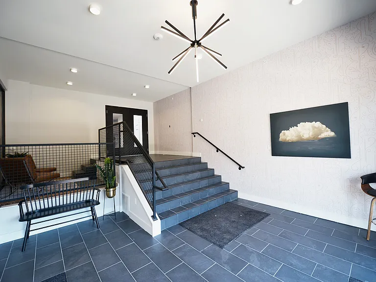 415 Debaliviere Ave #215 — Photo 16