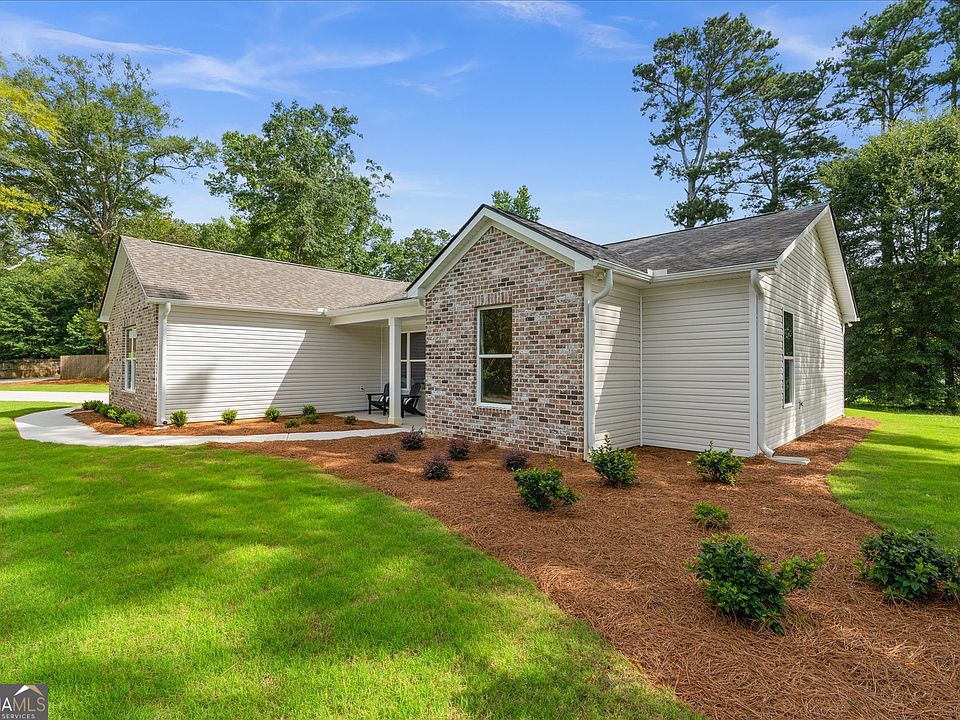 1st image of 10 Colonial Dr