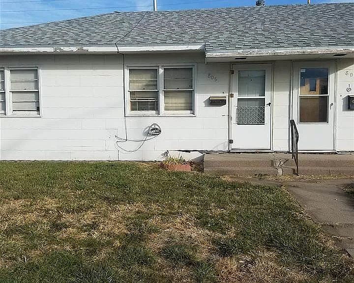1st image of 805 W 11th St