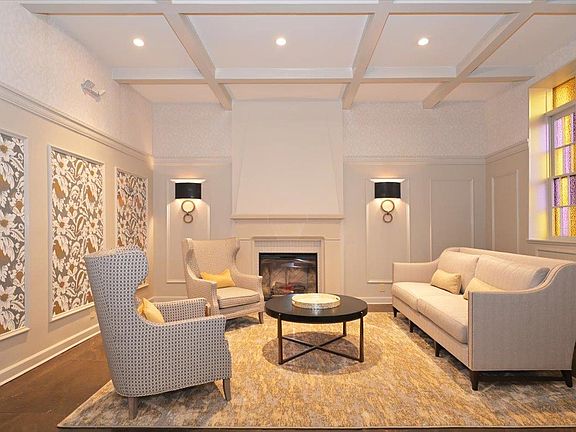 3rd image of 2 Spruce St APT 4