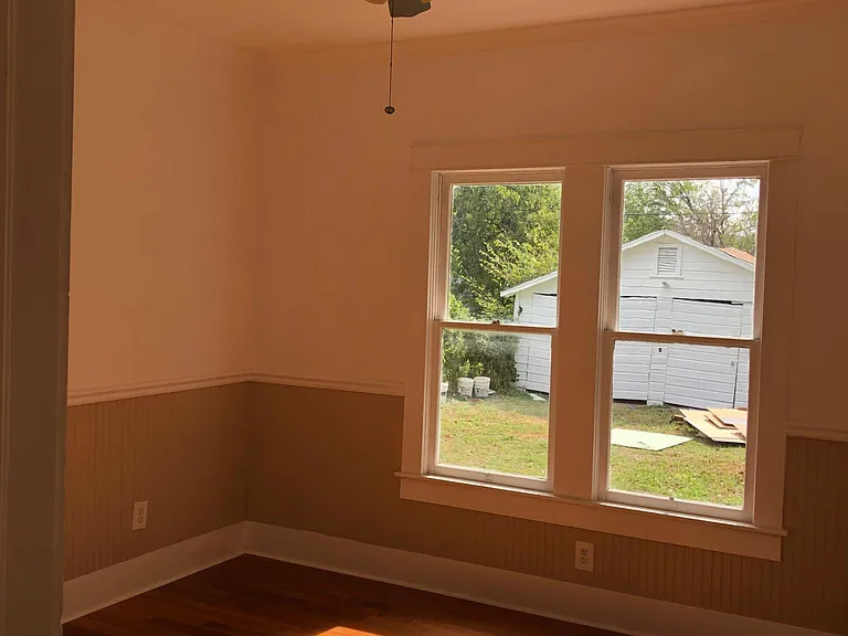 1402 Avenue D — Photo 7