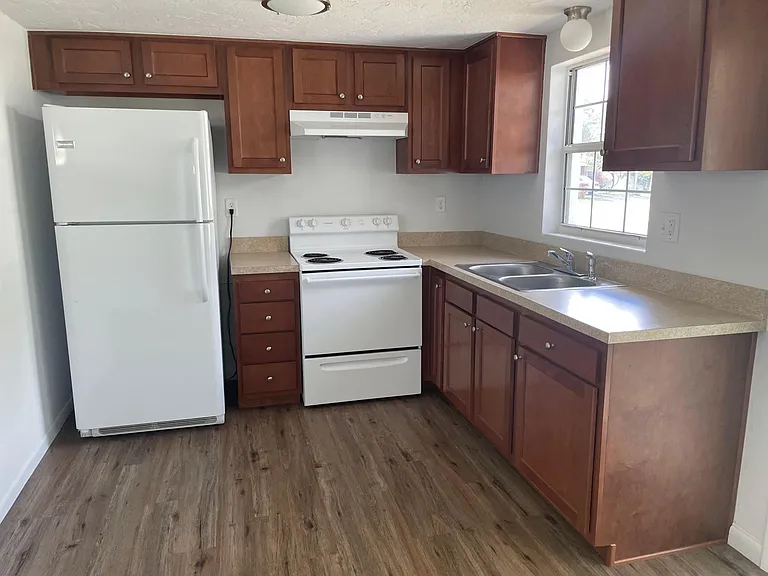 56 S Monroe St — Photo 27