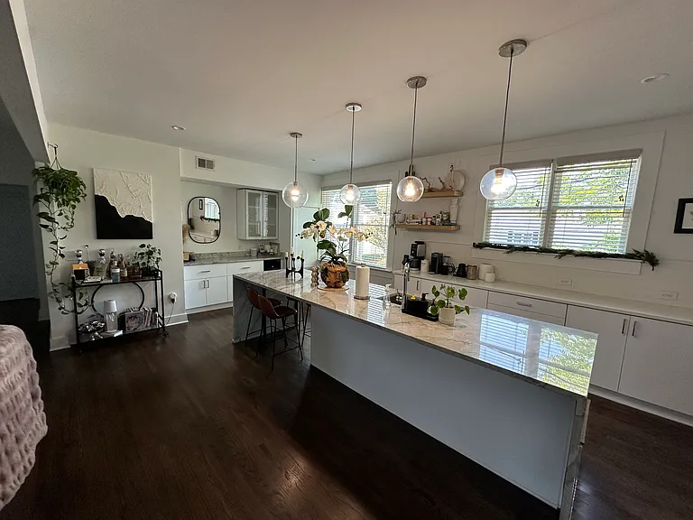 124 Peachtree Memorial Dr NW #4 — Photo 4