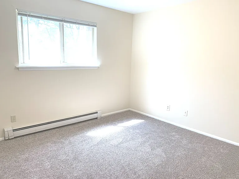 2069 Cambridge — Photo 8