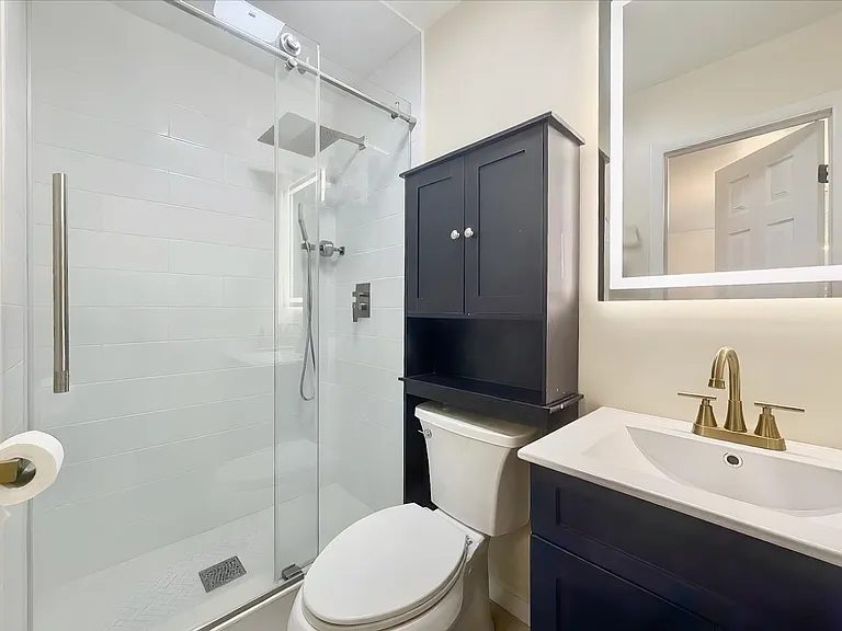 92 W 15th St #2 — Photo 15