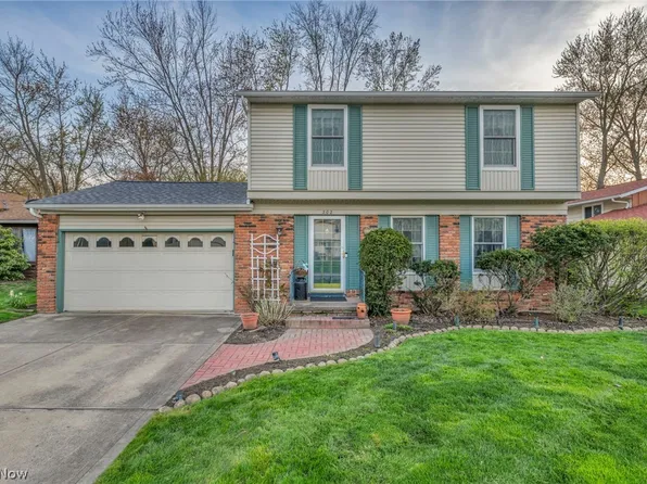 302 Bayshore Dr, Eastlake, OH 44095