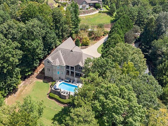 2nd image of 101 Bree Ln