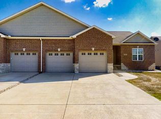 1623 Delane Dr, Mahomet, IL