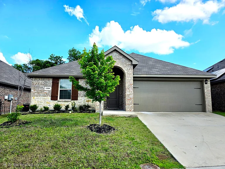 1215 Knoll Dr — Photo 1