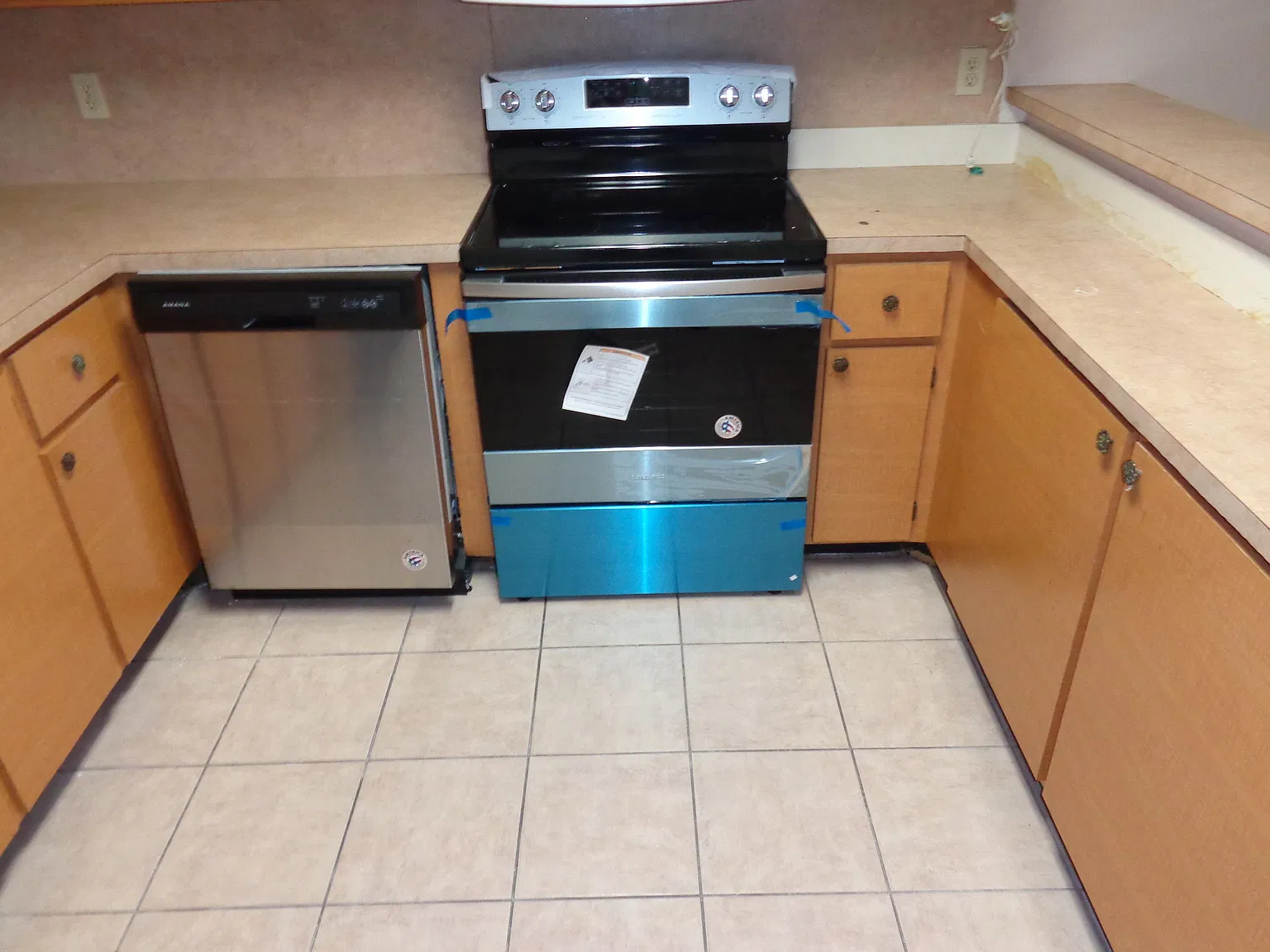 2 bed, 2.0 bath, 1002 sqft, $2,200 — Photo 2