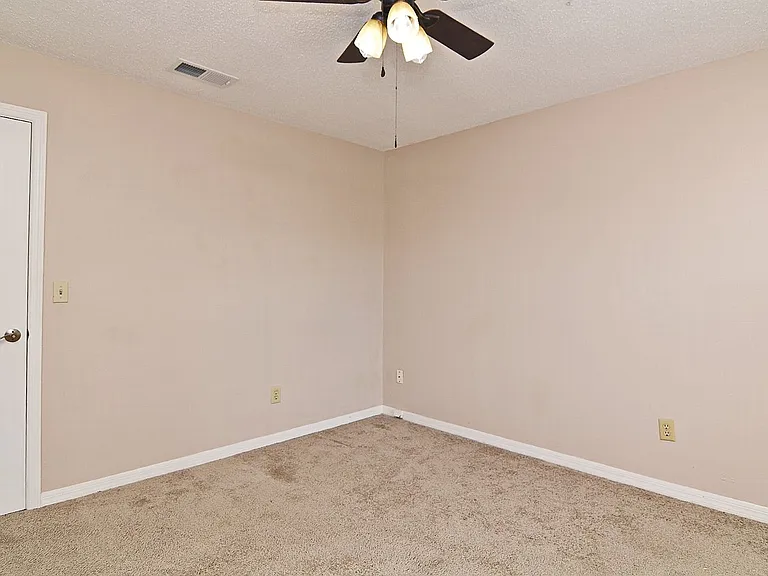 2720 Gray Fox Ln — Photo 18