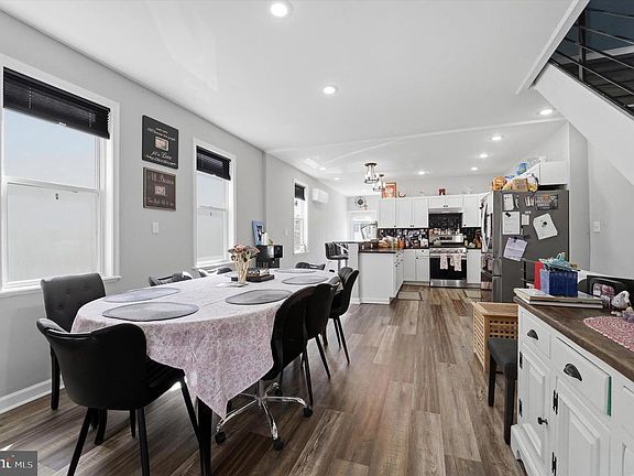 5th image of 4493 Edgemont St