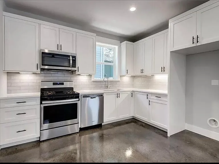 902 Taulbee Ln — Photo 10