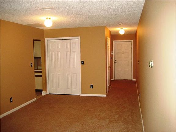 3rd image of 60 Omni Parc Dr