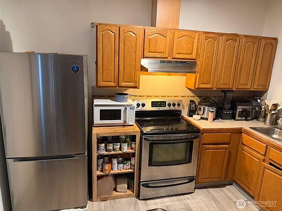 5th image of 373 E Budd Drive