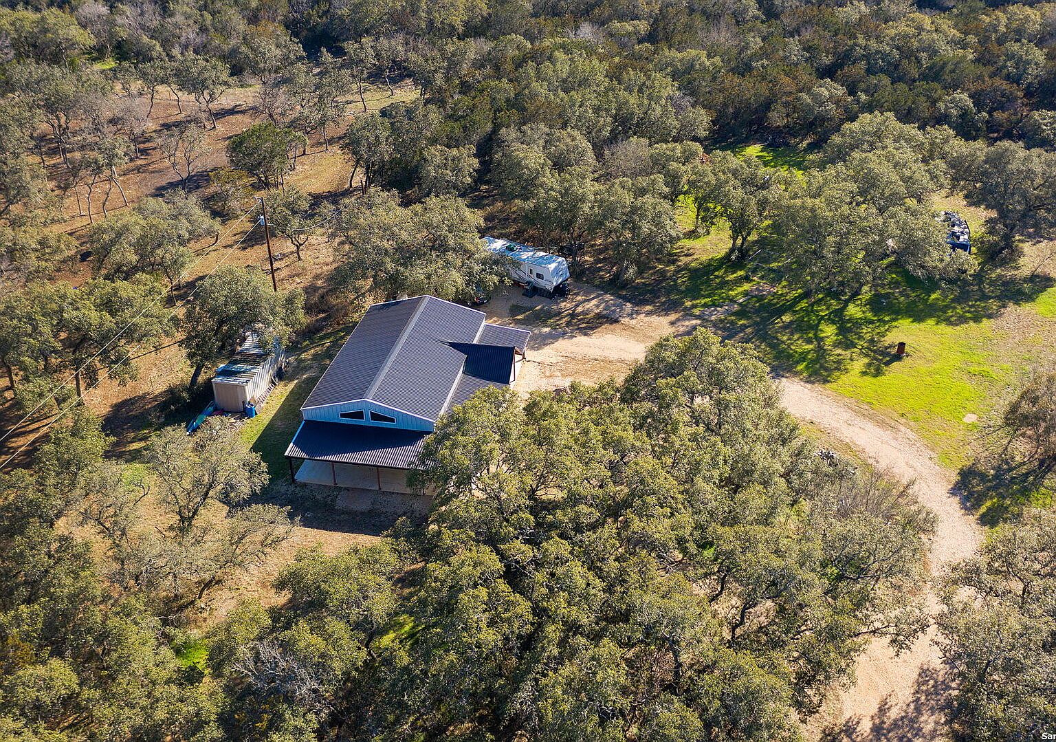 391 COUNTY ROAD 2471, Hondo, TX 78861 | Zillow