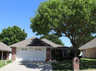 103 Sunglow Loop, Red Oak, TX 75154