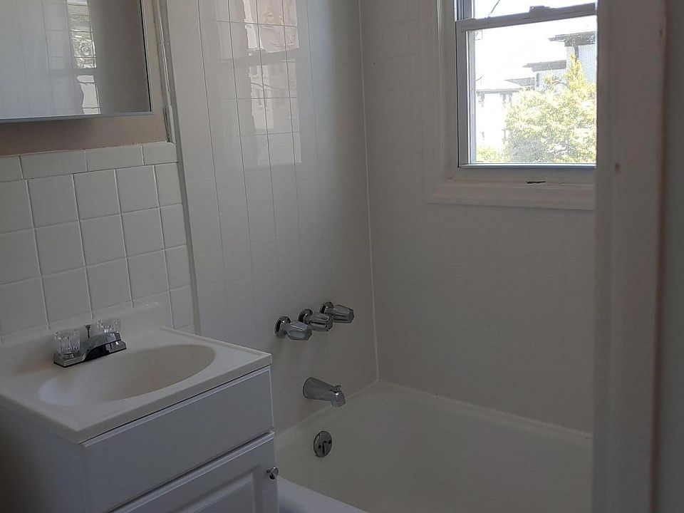 2nd image of 407 8th Ave APT 2B