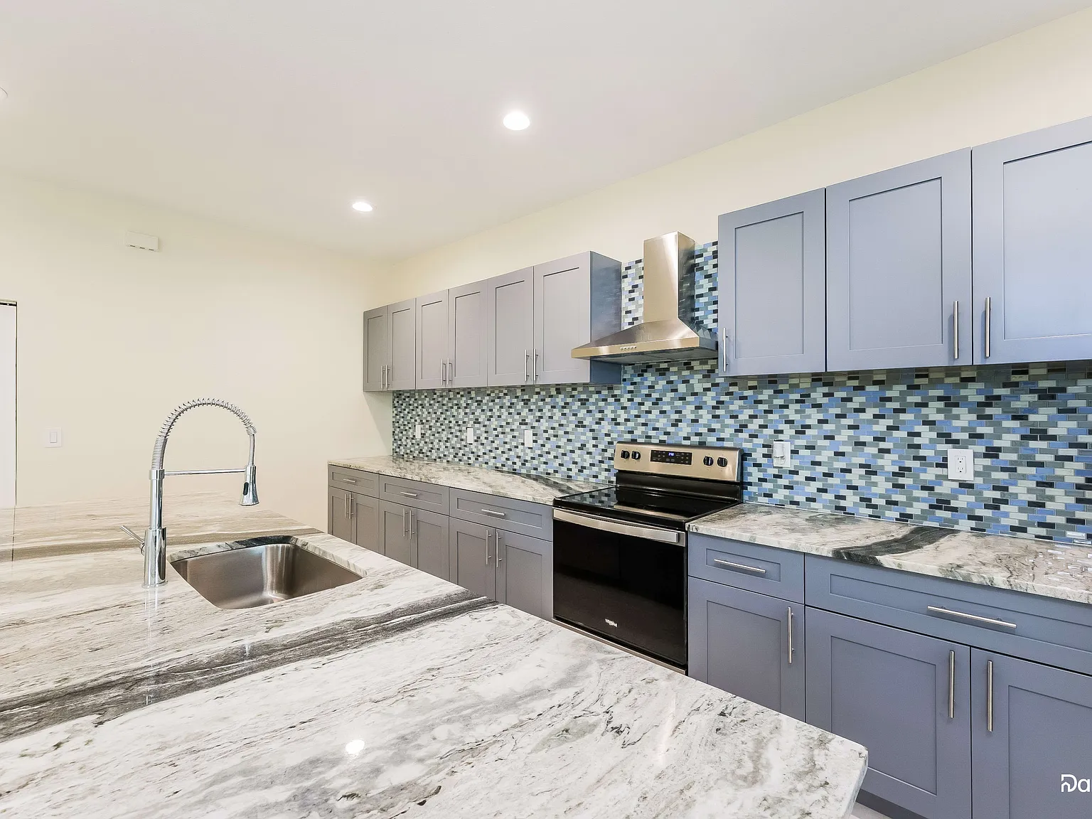 3 bed, 3.0 bath, 1792 sqft, $2,525 — Photo 3