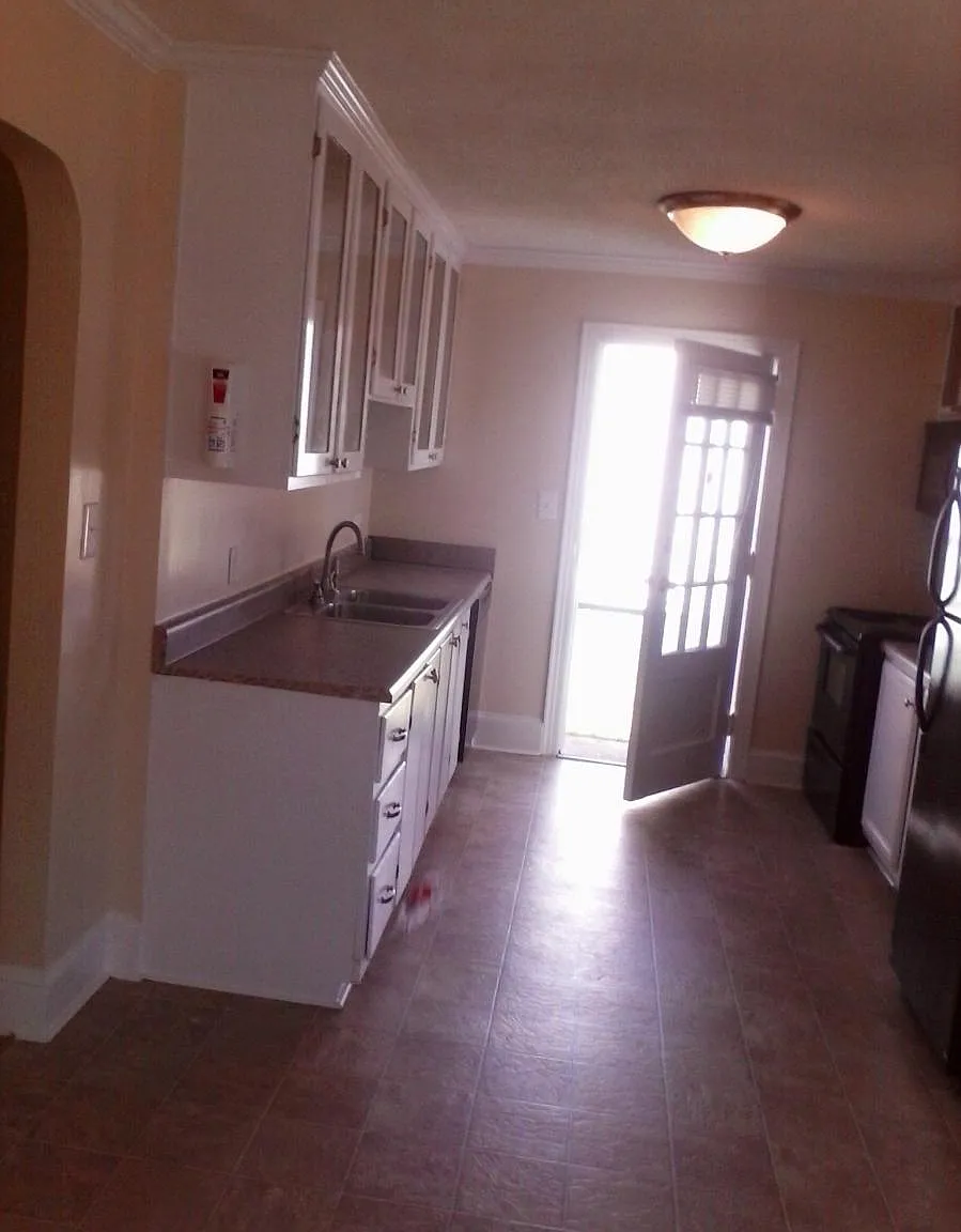 3 bed, 1092 sqft, $1,450 — Photo 2