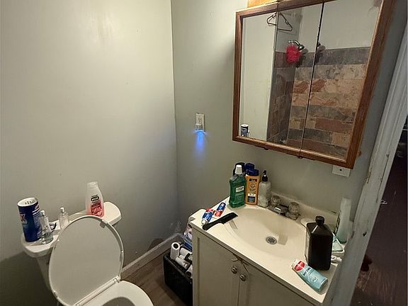 4th image of 3117 W 68th St