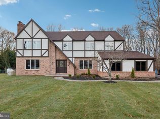 923 Hunt Dr, Yardley, PA 19067