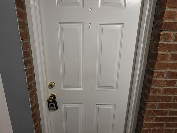 3rd image of 2301 Anderson Rd #5
